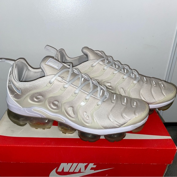 Nike Vapormax Plus (9/10 condition) - Picture 2 of 7
